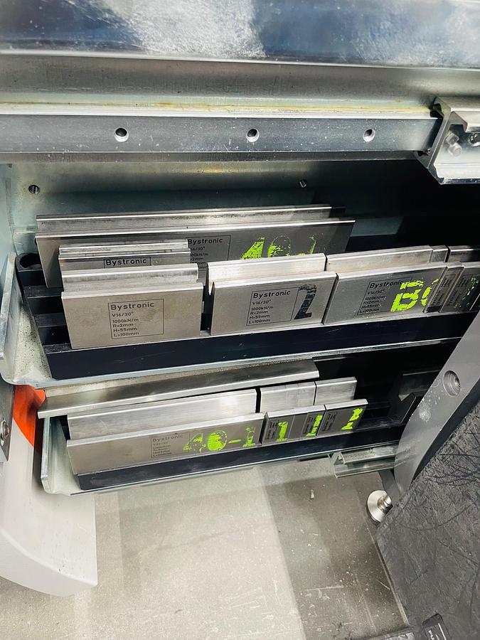 Used 2021 BYSTRONIC Xpert 40/1030 + MBR (Robot)