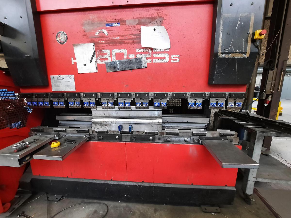 Used 2002 AMADA HFP 80.25 NT
