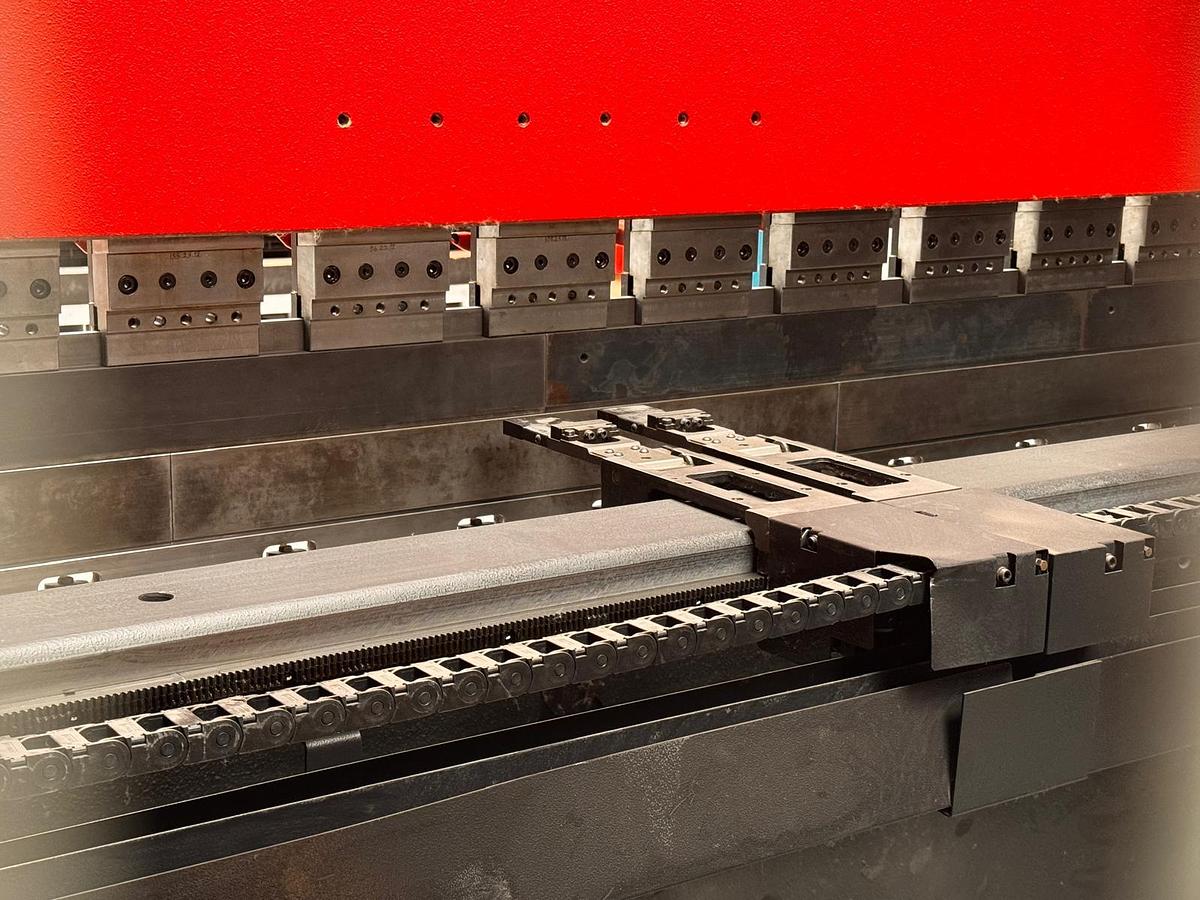 Used 2012 AMADA HD 1704 NT