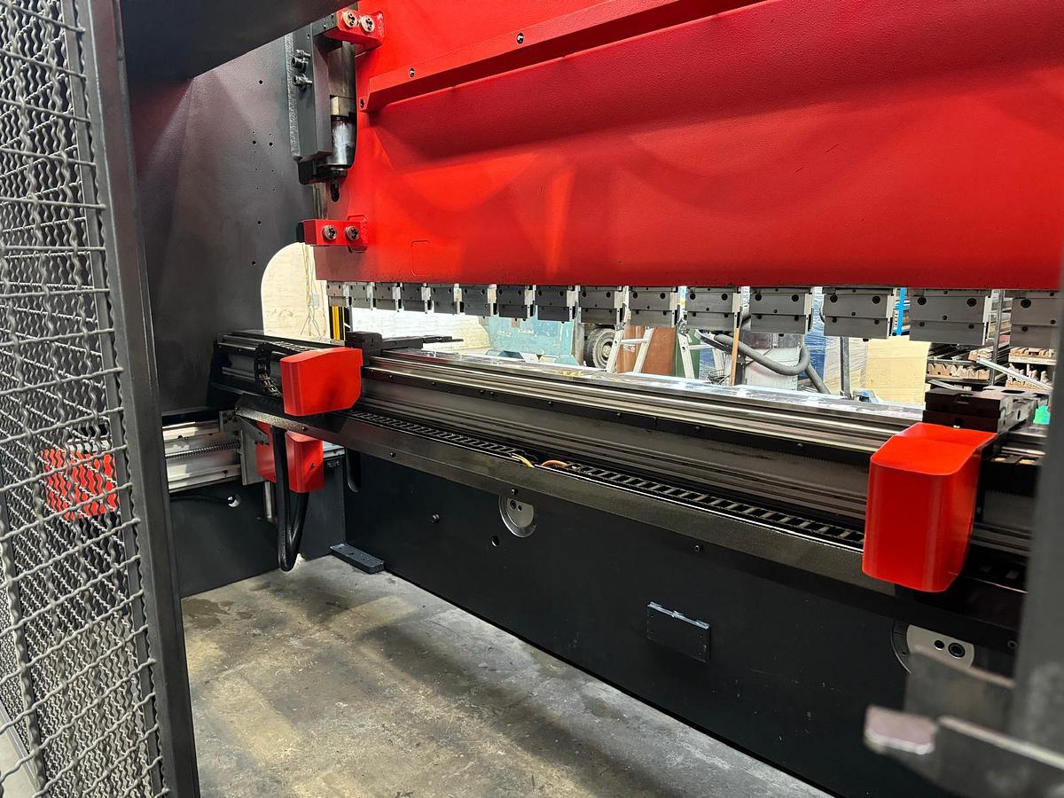 Used 2011 AMADA HFE M2 2204