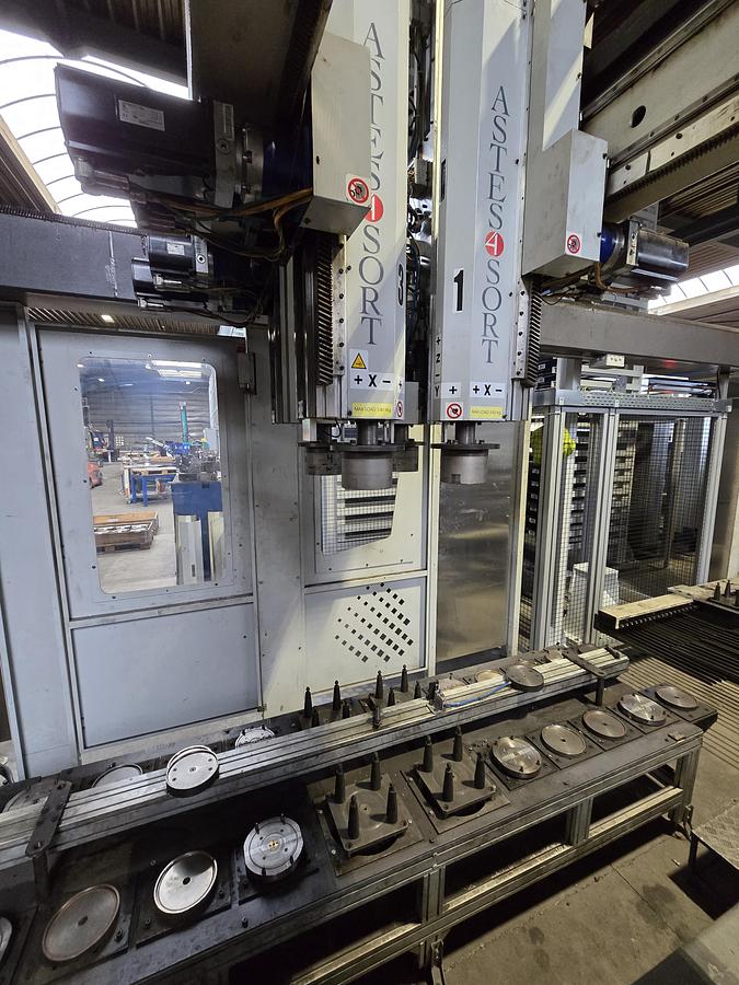 Used 2015 BYSTRONIC ByAutonom 3015 Bylaser 6KW with automation