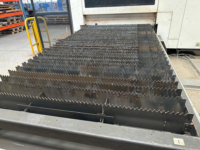 Used 2015 MAZAK Optiplex 3015 Fiber II 4KW