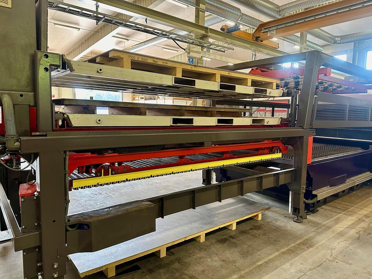 Used 2013 BYSTRONIC Bysprint Fiber 3015 4KW + Bytrans Extended