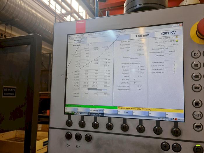 Used 2011 Bystronic Xpert 200 x 3100