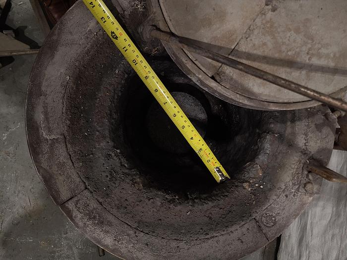 Used Speedy Melt Gas Fired Metal Melting Furnace with Accessories