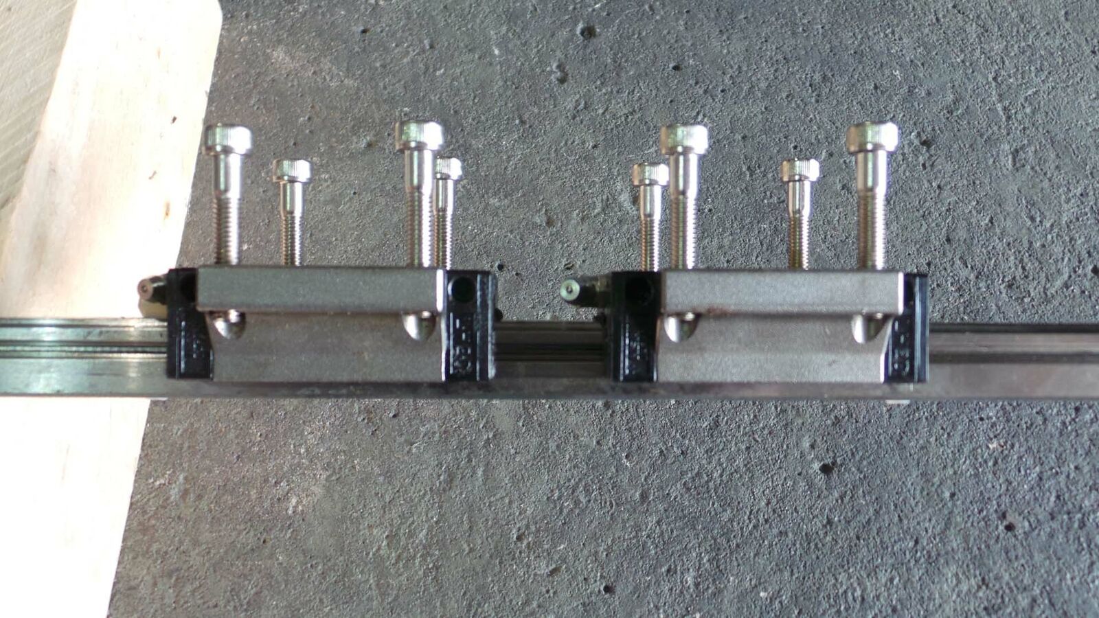 Used NSK Ltd Japan LH20 Linear, With 4 Bearing Guide Rail, LH20 / ( Rail 2.25 Meter Long ) / Bearing Guide Width is 6.3 cm / NSK Japan