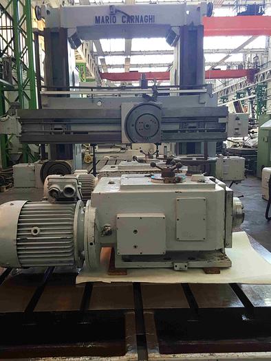 Usato FRESATRICE A PORTALE M. CARNAGHI FP 52