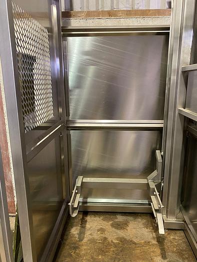 Used 2007 Syspal Tote bin lifter