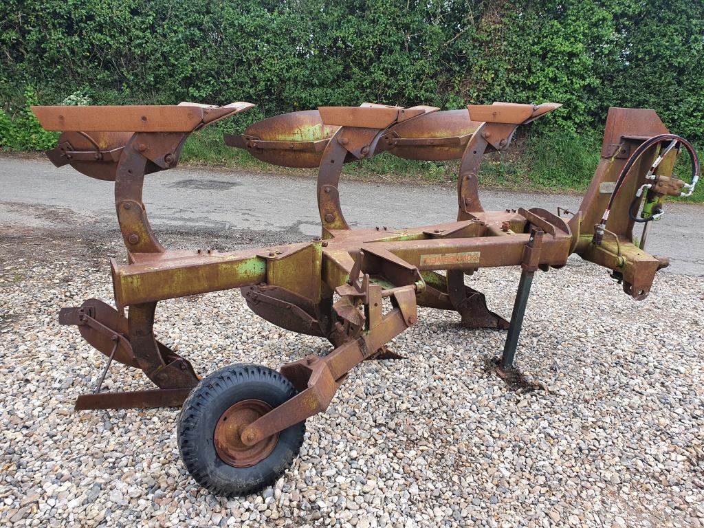 Used Dowdeswell DP7 3 Furrow Plough
