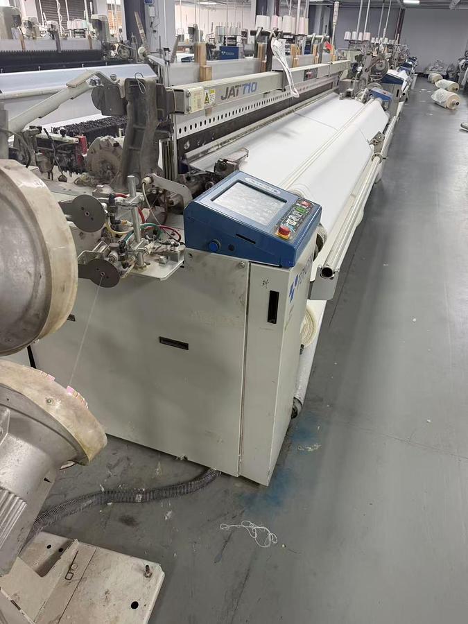 Used 2011 10 set Toyota T710 Airjet loom for fabric