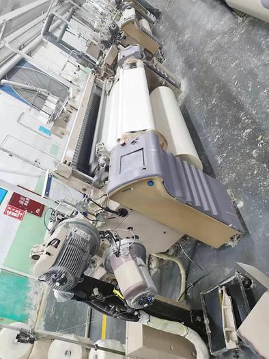 Used Tsudakama ZAX9100 air jet loom for fabric