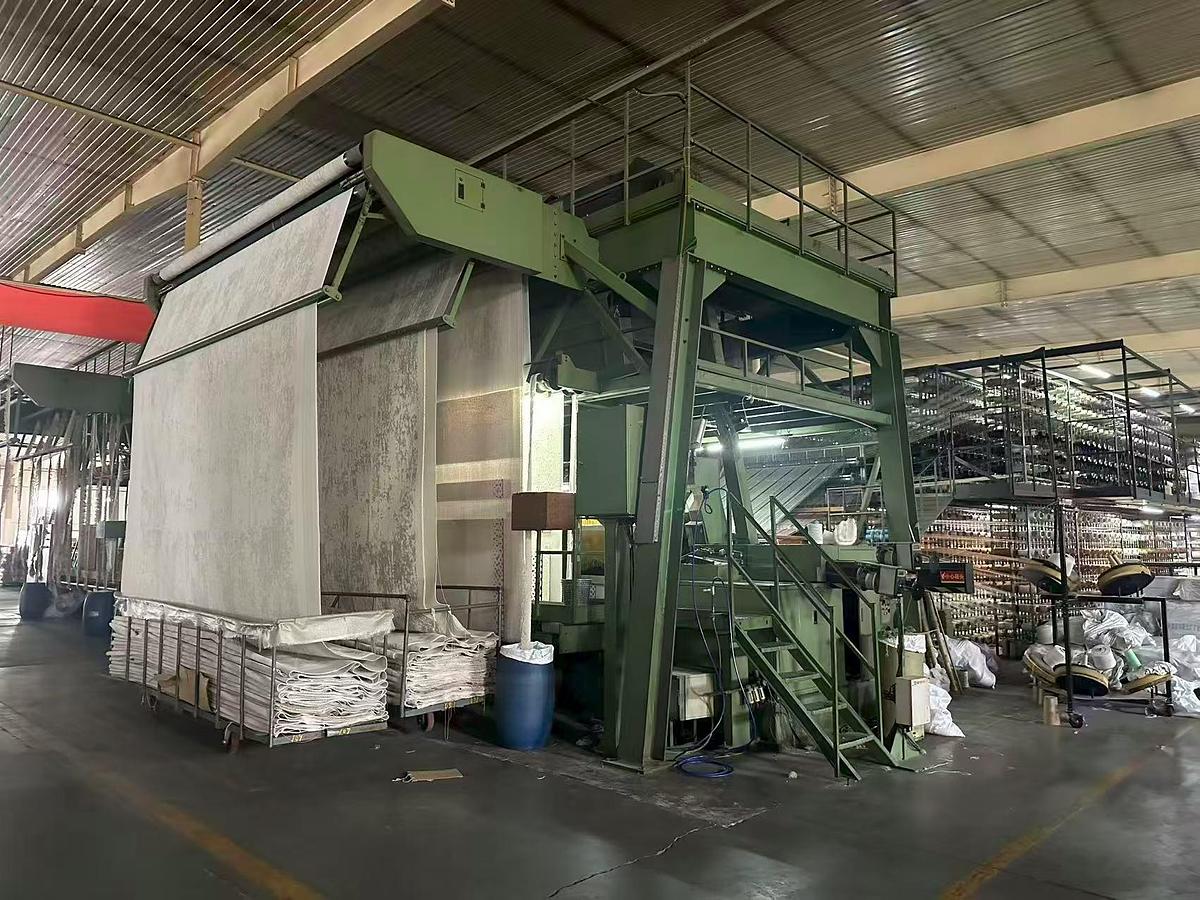 Used 3 sets Carpet weaving machine for fabric