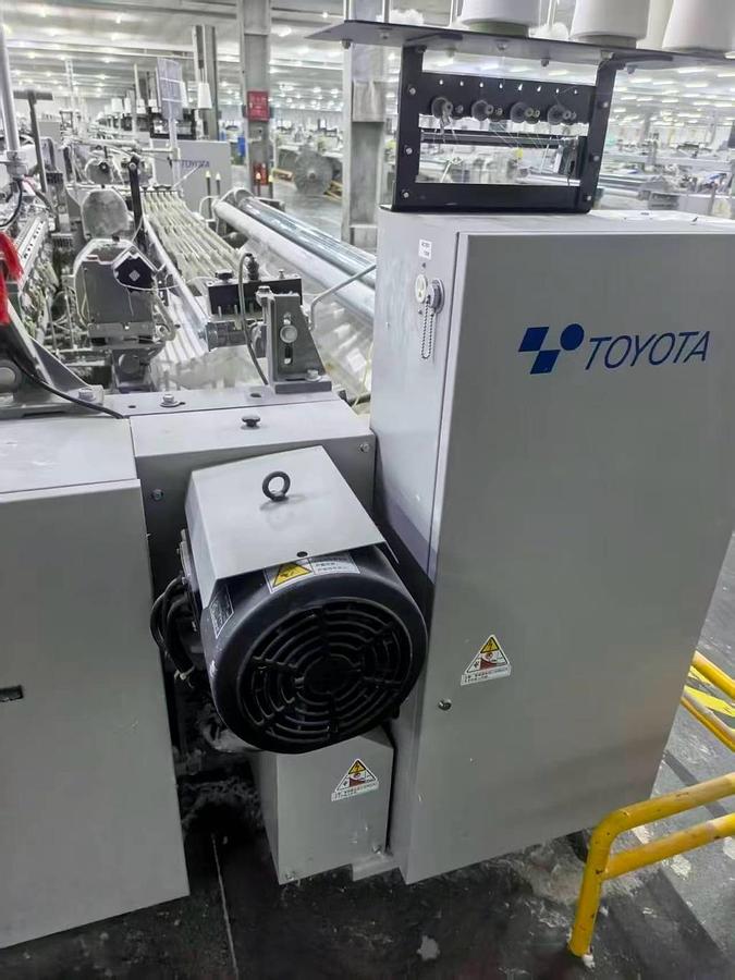 Used Toyota T810 air jet loom for fabric