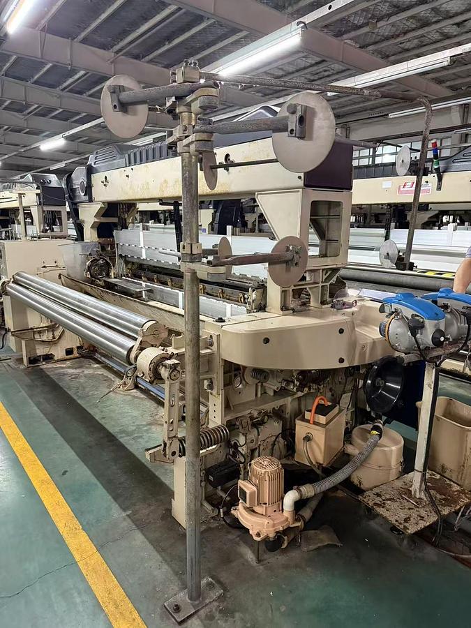 Used Chinese Haijia 8100 water jet loom for fabric