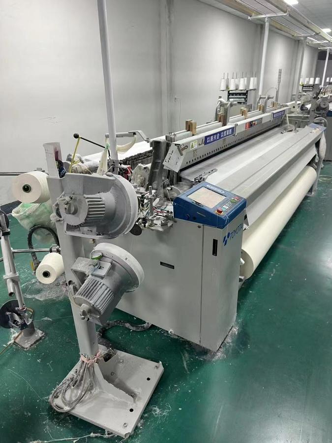 Used Toyota T710 air jet loom for fabric