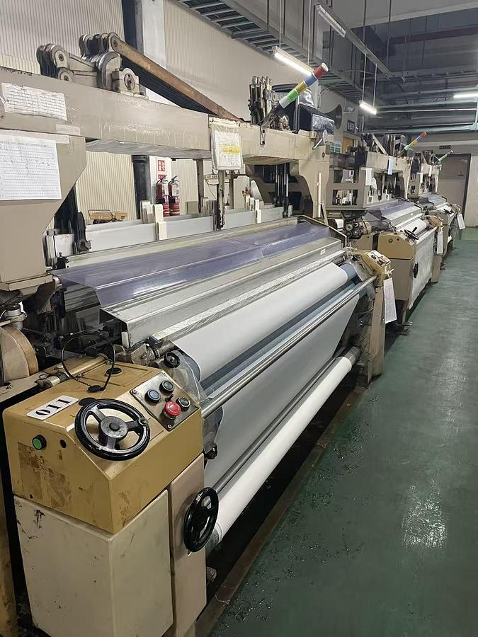 Used 2002  22 set Tsudakama ZW405 waterjet loom for fabric