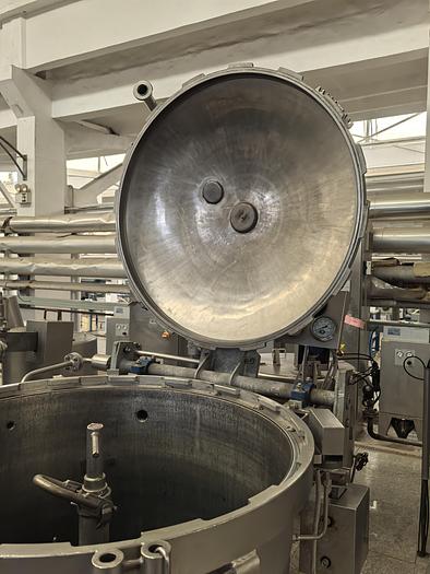 Used Fong's yarn dyeing machine for fabric