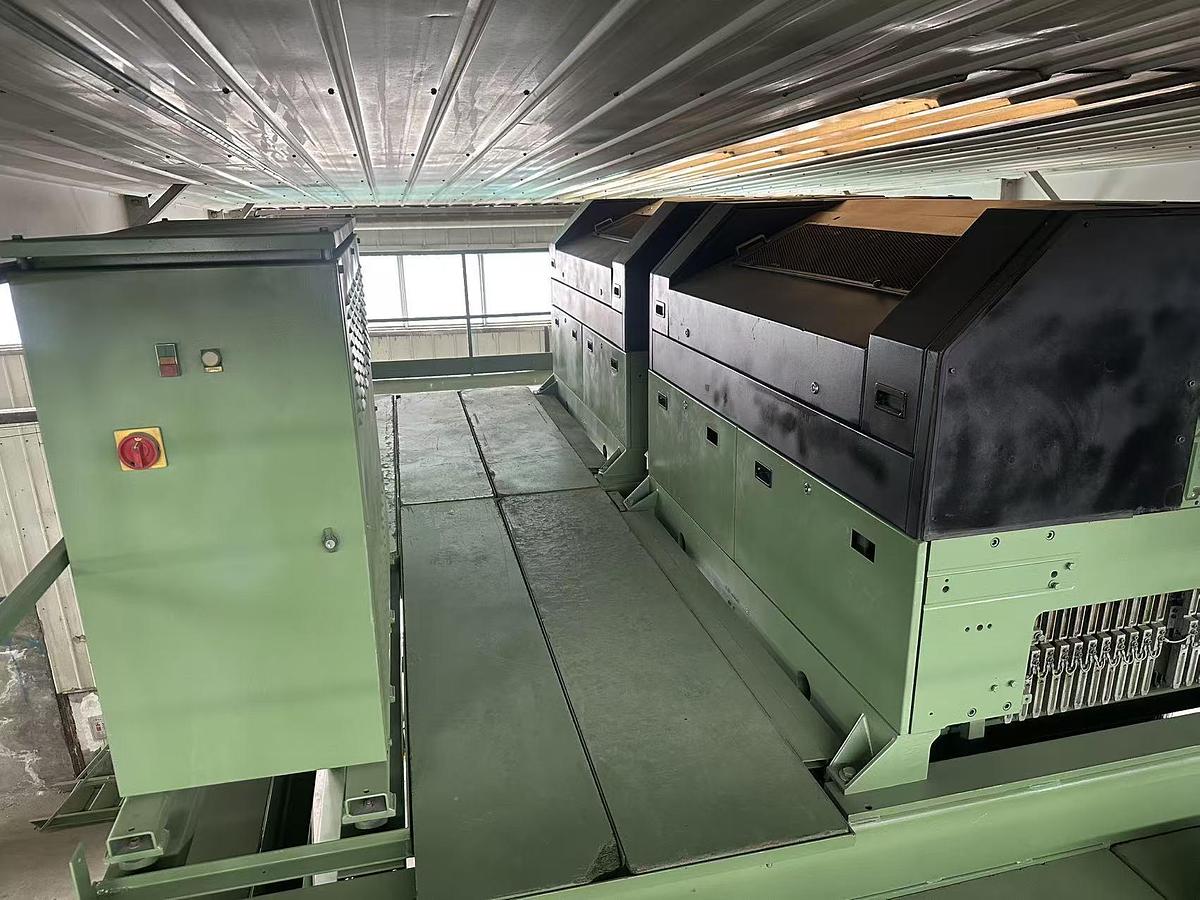 Used 2001  3 sets Carpet weaving machine