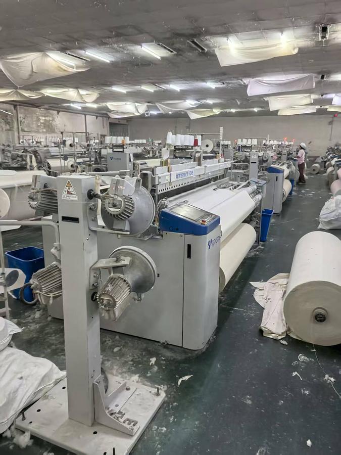 Used Toyota T810 air jet loom for fabric