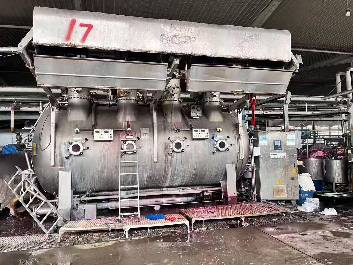 Used Fong's jumbo dyeing machine for fabric