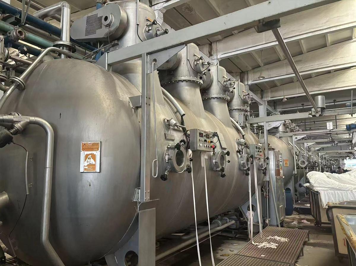 Used Fongs Jumbotec Dyeing Machine for fabric