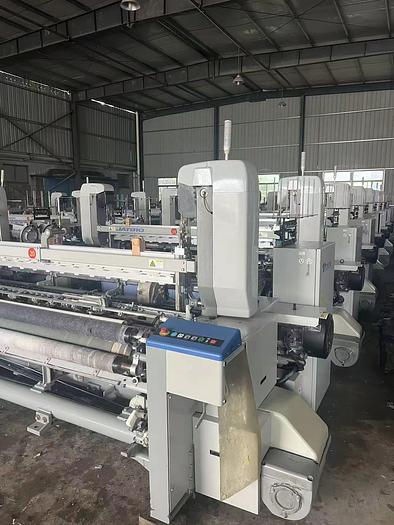 Used Toyota T810 air jet loom in 210cm width for fabric