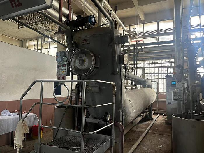 Used 8 sets Fong's dyeing machine for fabric