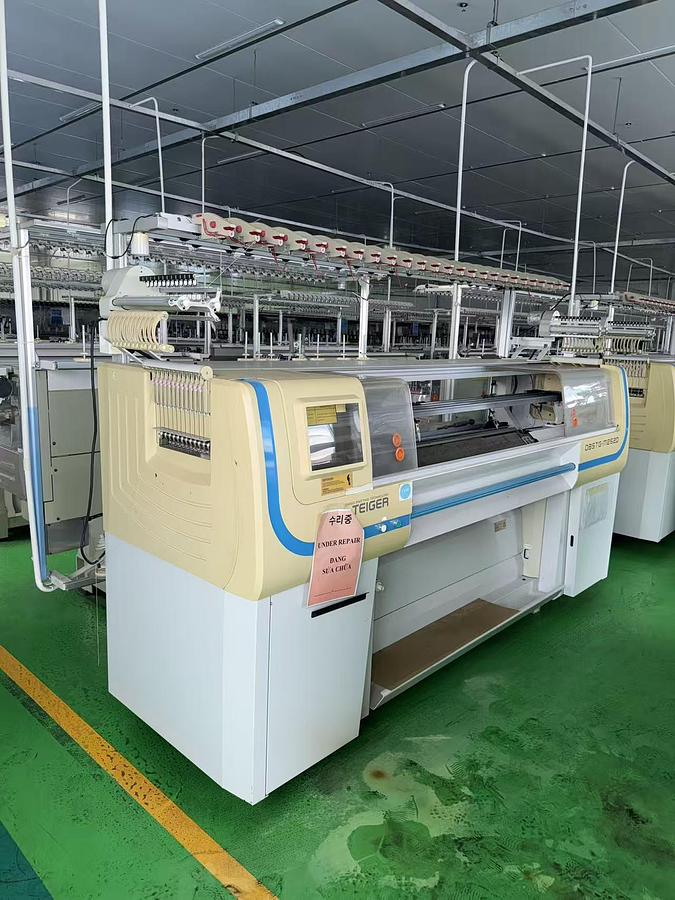Used 2013  80 sets Computerized Flat Knitting Machine for fabric