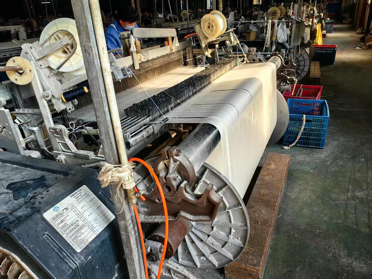 Used Vamatex P401S rapier loom for fabric