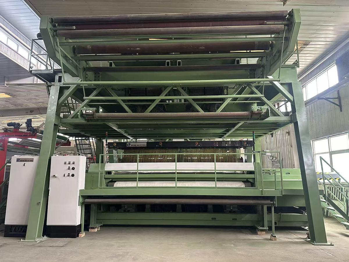 Used 2001  3 sets Carpet weaving machine