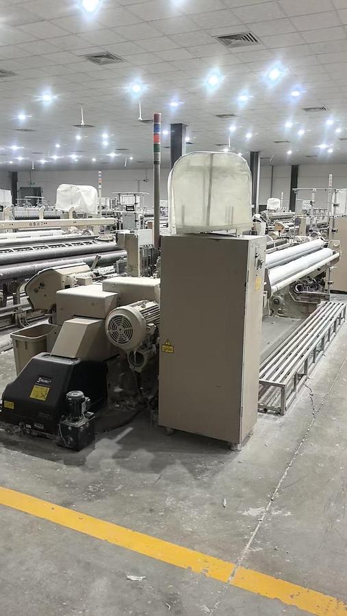 Used Tsudakama ZAX9100 air jet loom for fabric