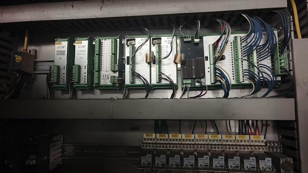 Used Fong's jumbo dyeing machine for fabric