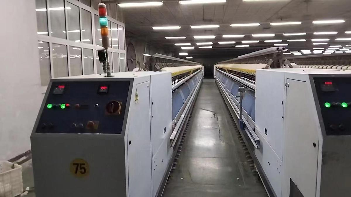 Used Saura twisting machines for yarn