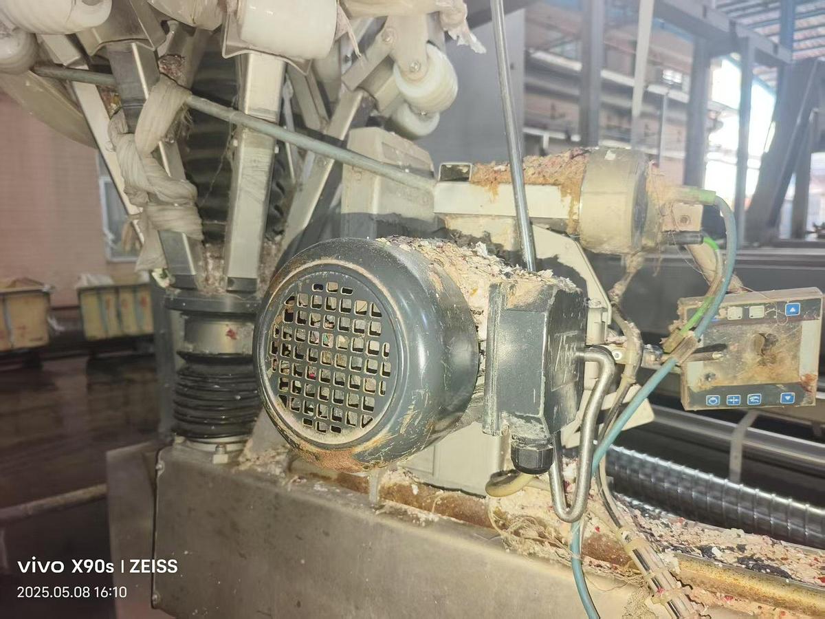 Used Hsing Cheng slitting machine for fabric