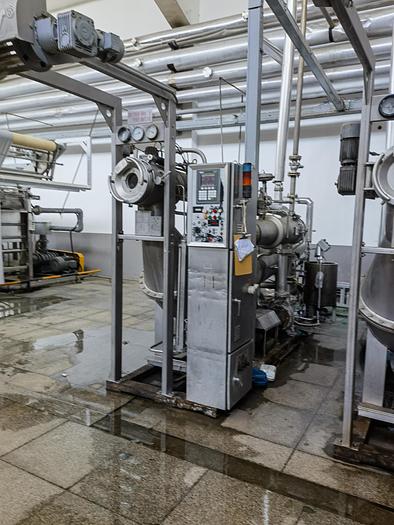 Used Fong's sample dyeing machine for fabric