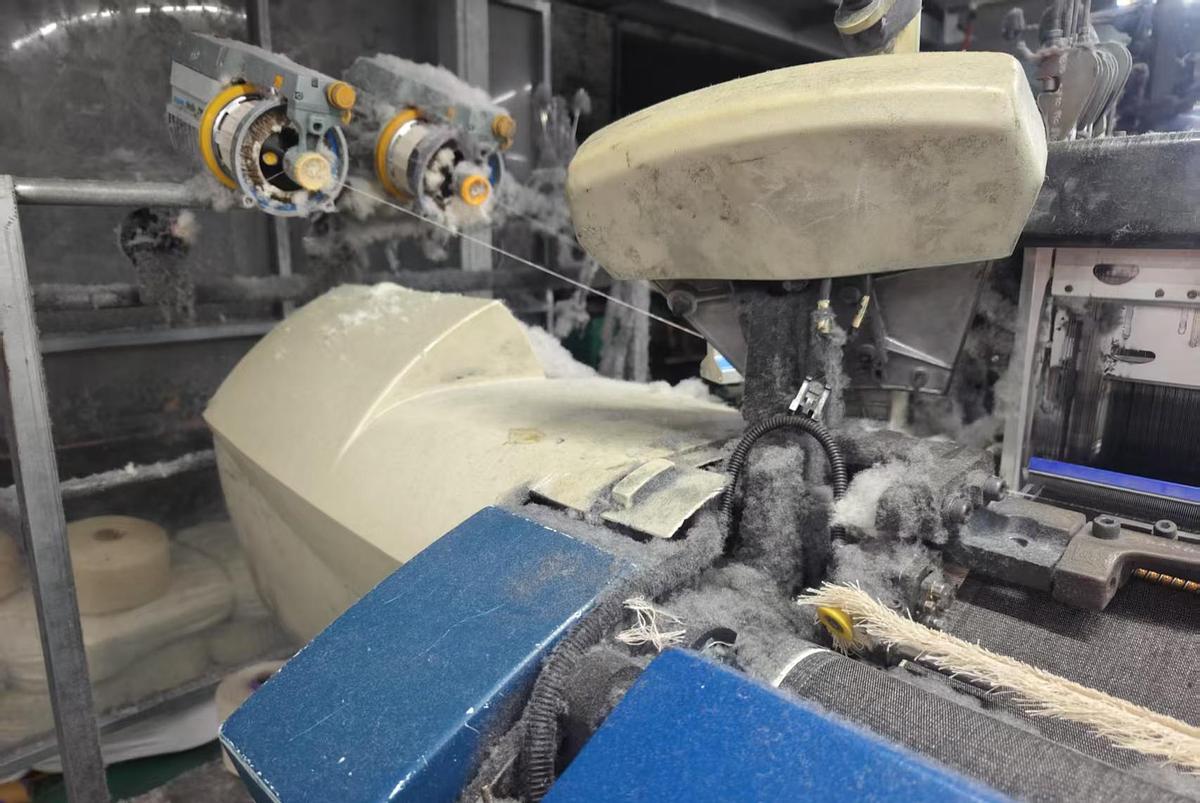 Used Picanol Gammax rapier loom for fabric