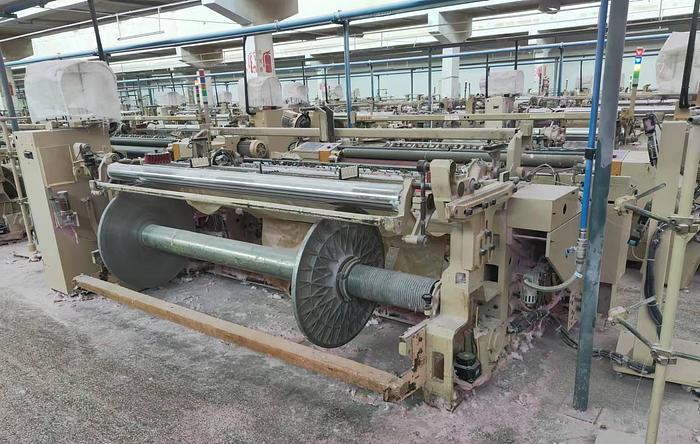 Used Tsudakoma ZAX-E air jet loom for fabric