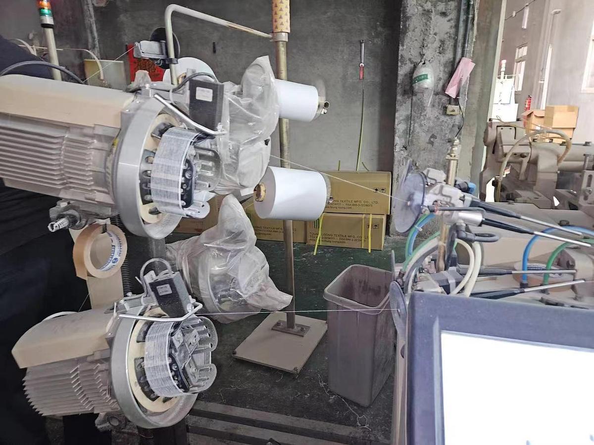 Used Tsudakama ZAX9200 air jet loom for fabric