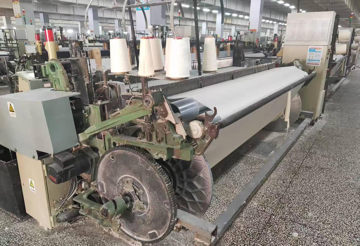 Used Picanol omni plus air jet loom for fabric