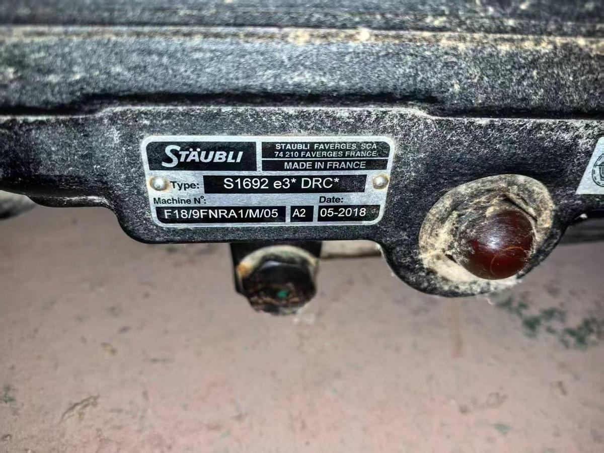 Used Toyota T810 air jet loom for fabric