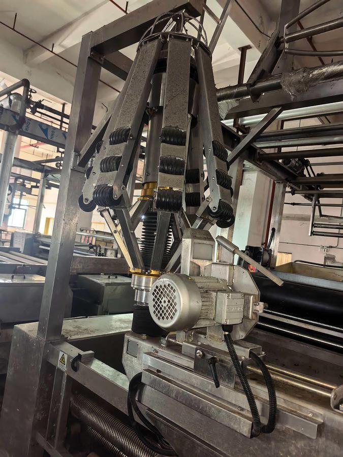 Used KELUN slitter with washing machine for fabric