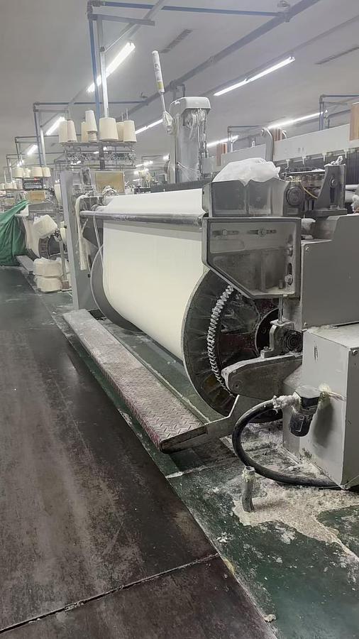 Used Toyota T610 air jet loom for fabric