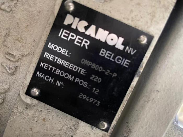 Used Picanol Omiplus 800 airjet loom for fabric