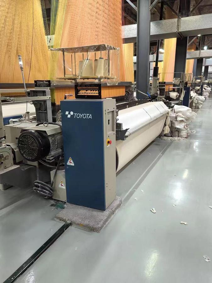 Used 24 sets Toyota T710 Jacquard loom for fabric