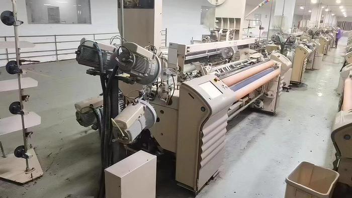 Used Tsudakoma airjet weaving loom for fabric