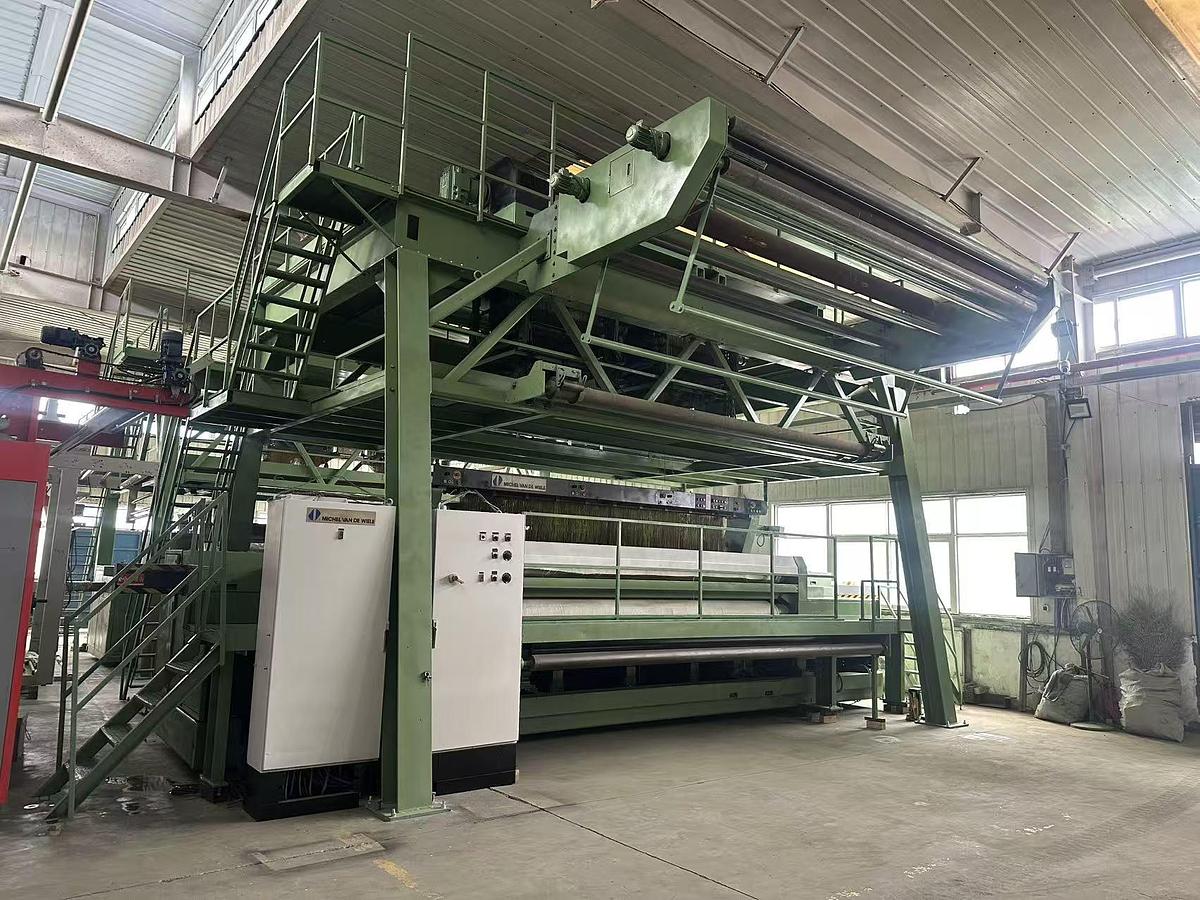 Used 2001  3 sets Carpet weaving machine
