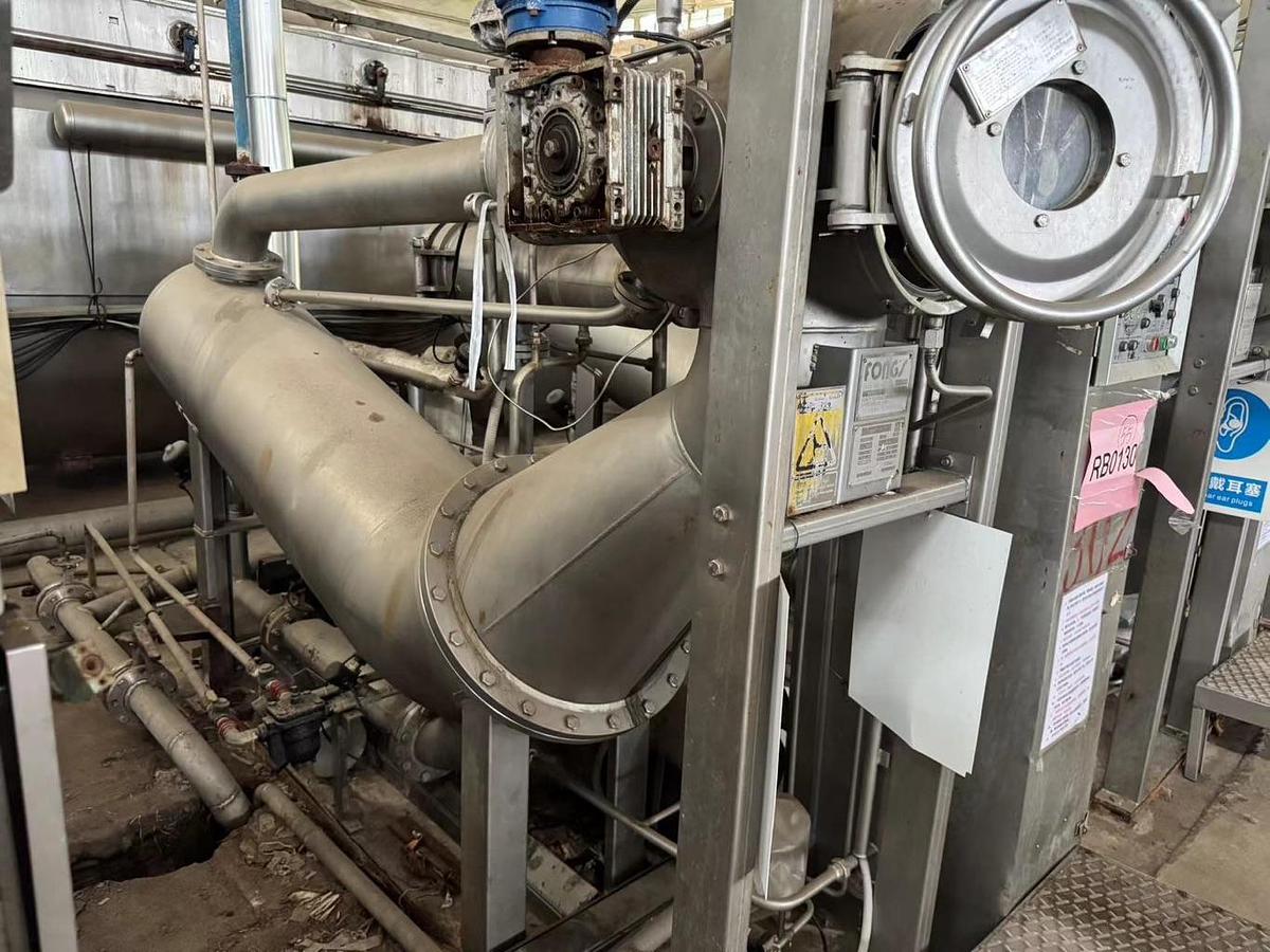 Used Fongs yarn dyeing machine for fabric