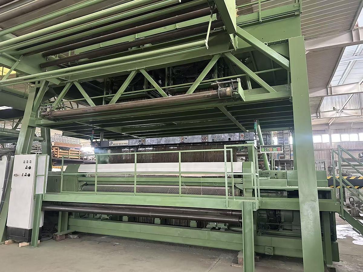 Used 2001  3 sets Carpet weaving machine