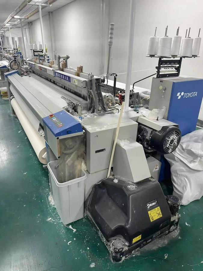 Used Toyota T710 air jet loom for fabric