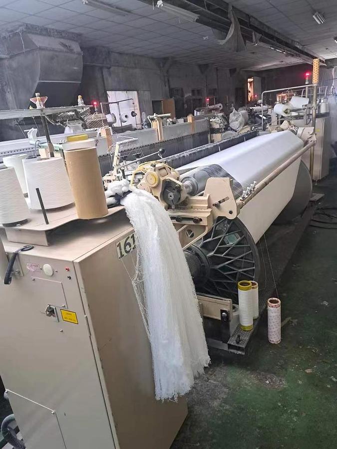 Used Tsudakama ZAX9200 air jet loom for fabric